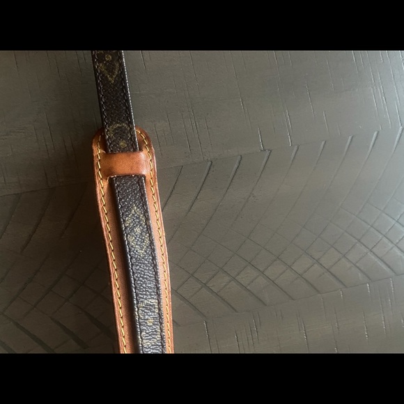 Louis Vuitton Marly Bandouliere - Picture 9 of 15